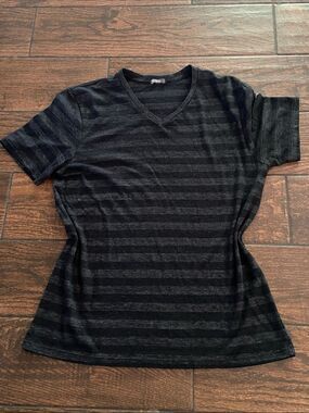 10/$50 Vix Populi Men's V-Neck Short Sleeve Tee in Black & Navy Stripes Size L